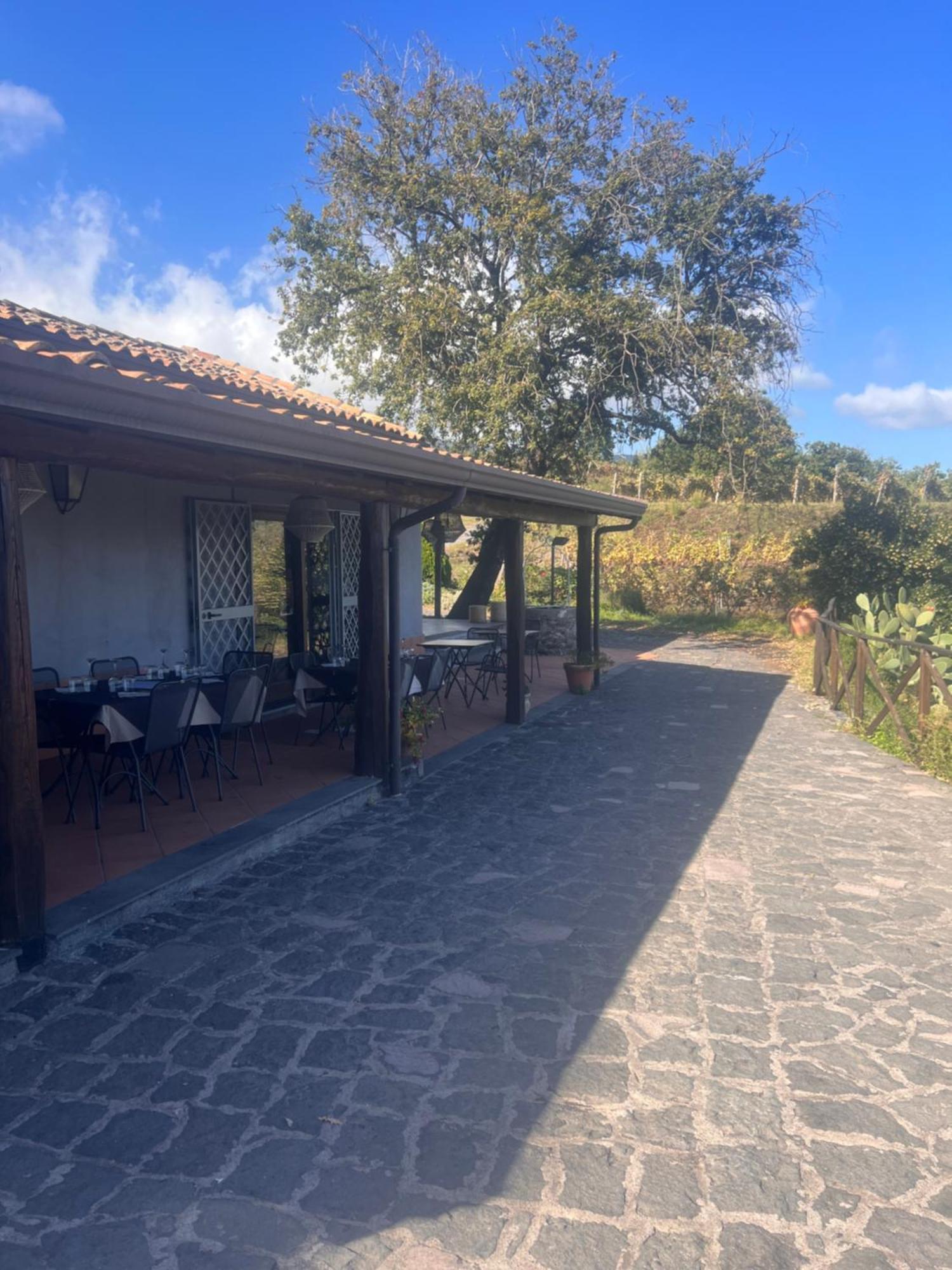 Le Case Del Merlo Turismo Rurale Milo Exterior foto